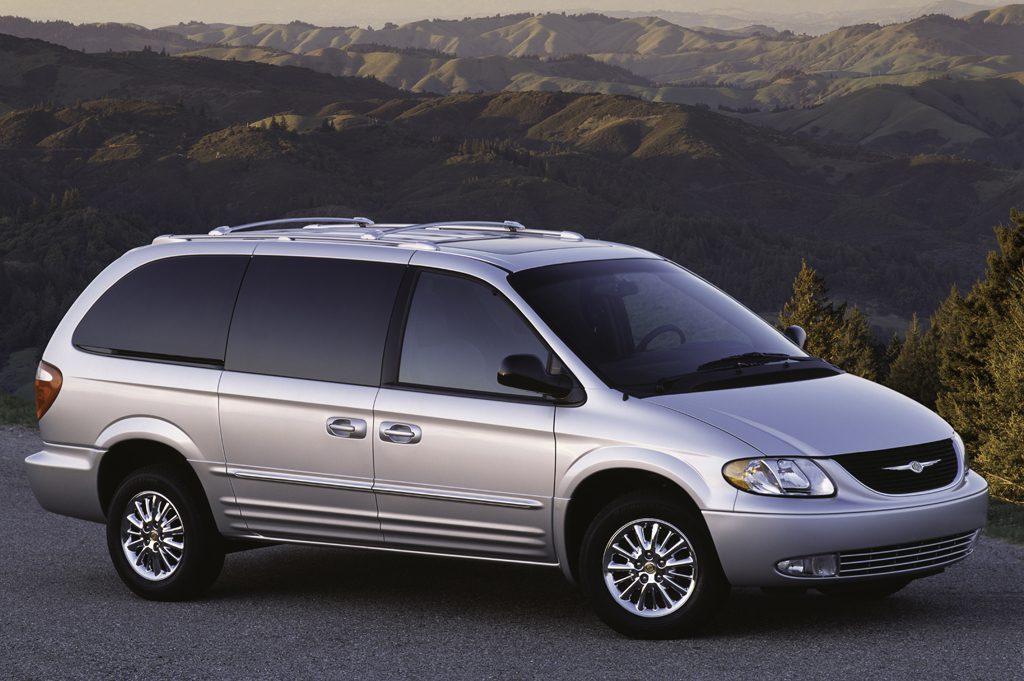 200104 Chrysler Town & Country Consumer Guide Auto