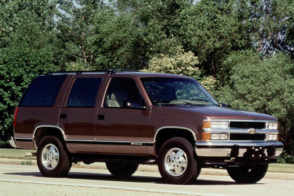 How much heavier are four-door Chevy Tahoes compared to two-door Tahoes?