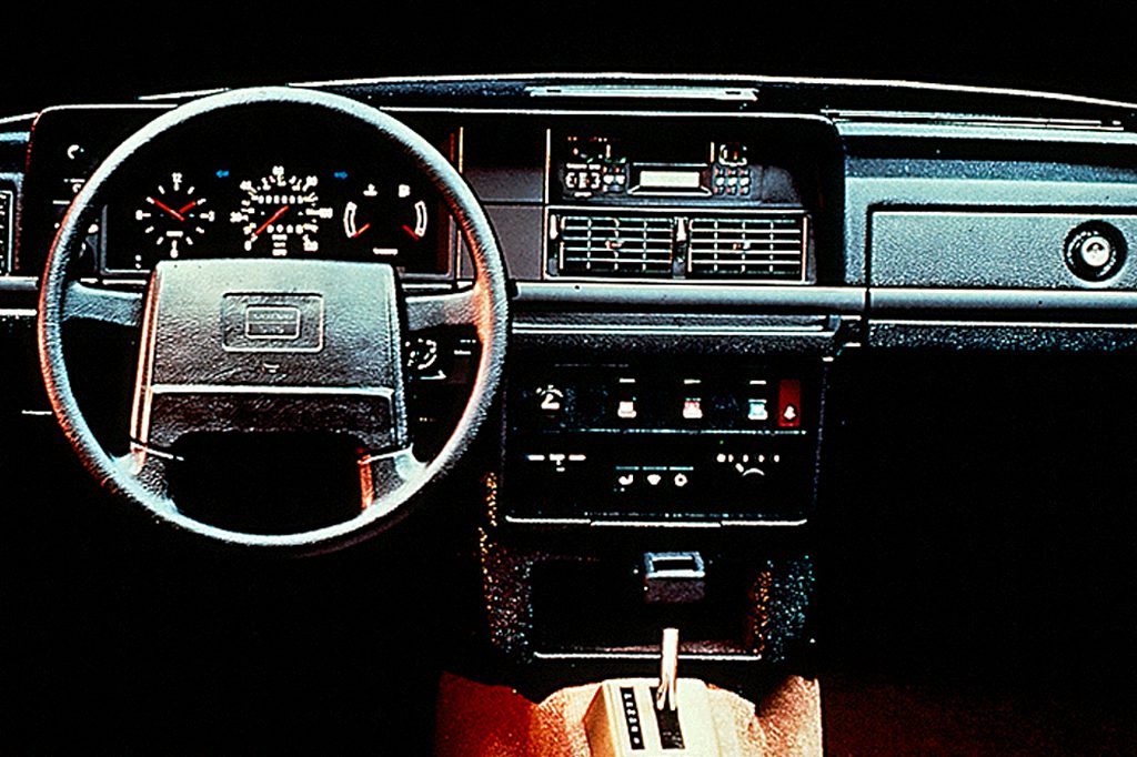 1990-93 Volvo 240 | Consumer Guide Auto