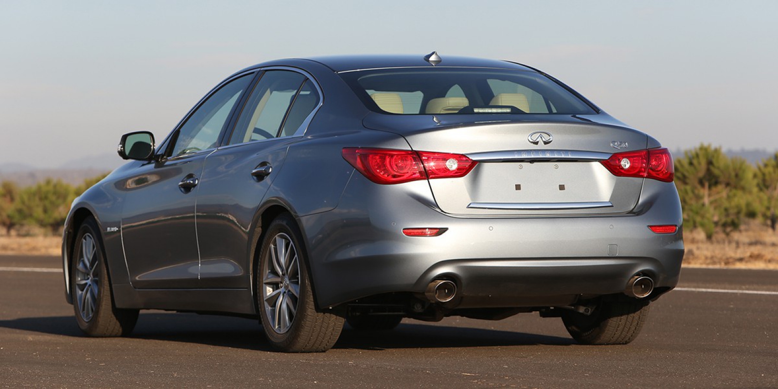 2015 Infiniti Q50 | Consumer Guide Auto