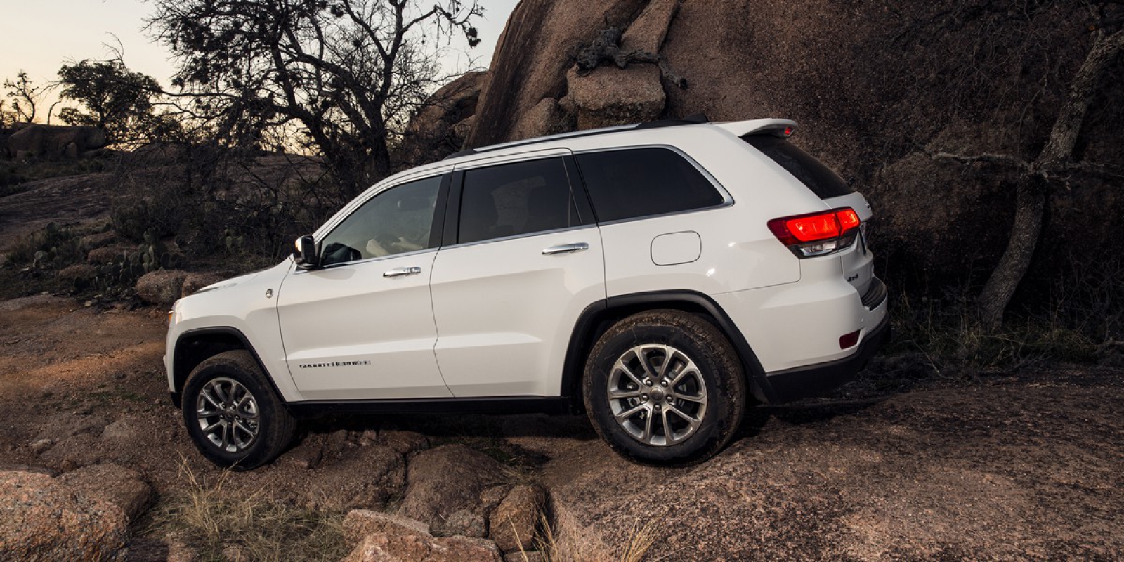 2016 Jeep Grand Cherokee Consumer Guide Auto
