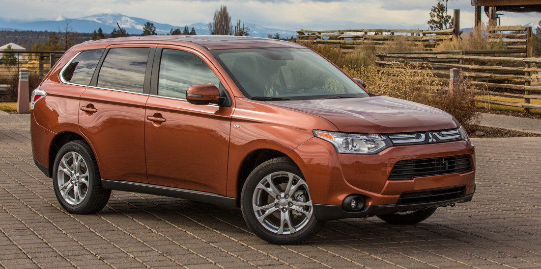 2014 Mitsubishi Outlander | Consumer Guide Auto