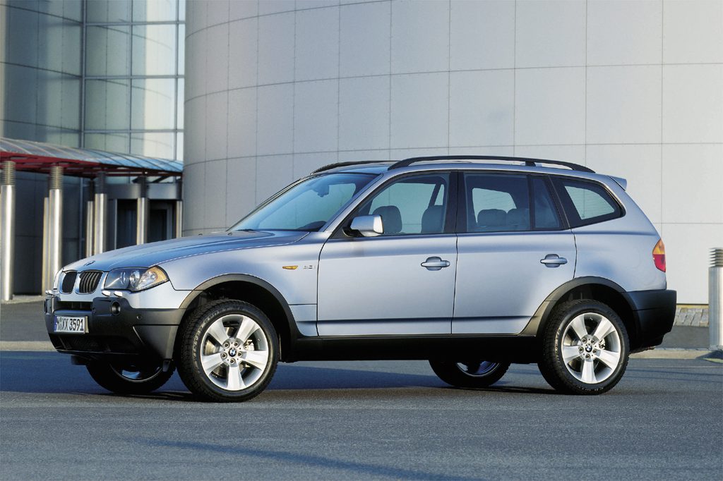 BMW X3 (E83) Photos and Specs. Photo: BMW X3 (E83) review and 12