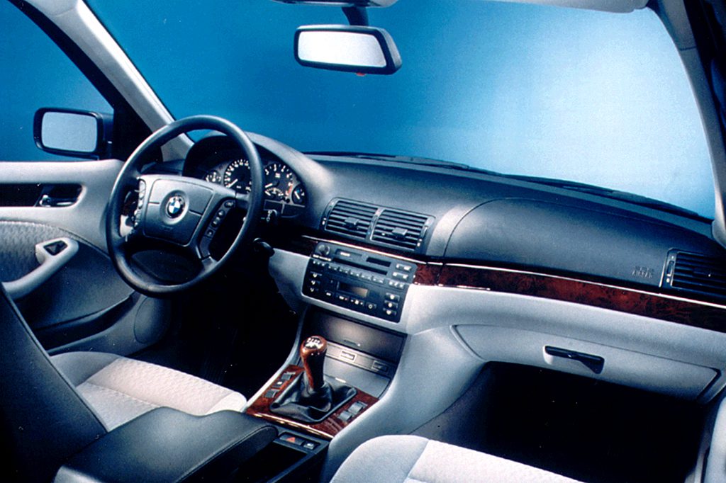 2002 bmw 325i interior