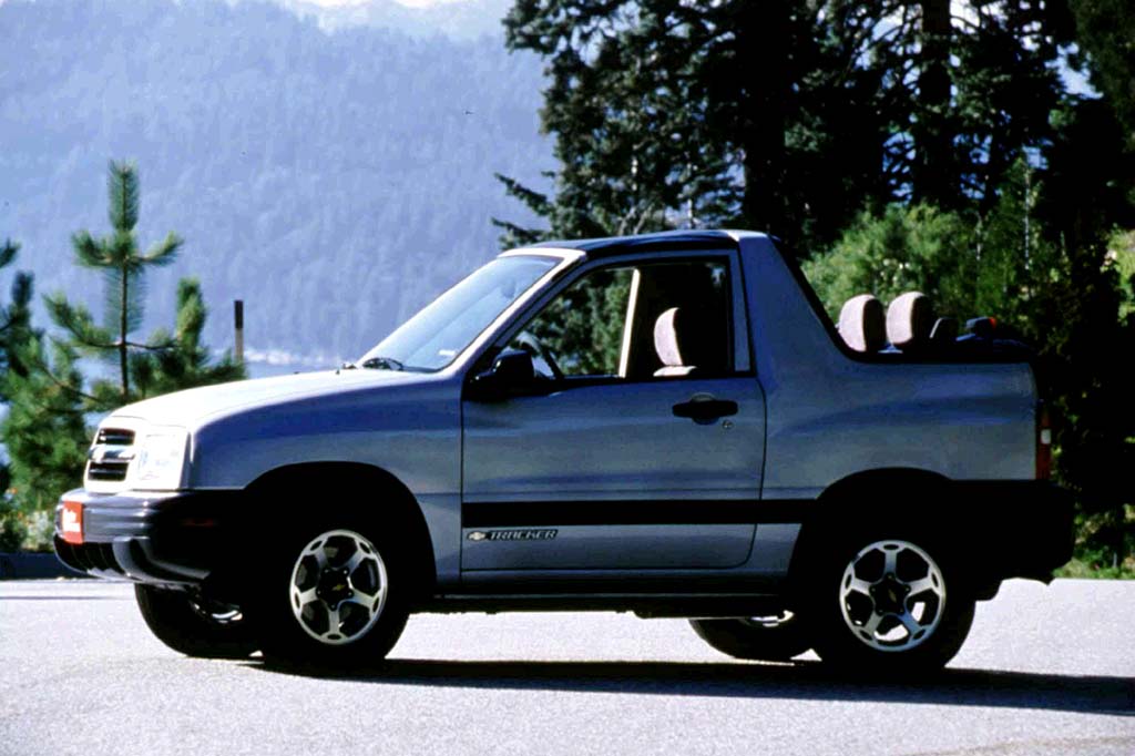 1999 04 Chevrolet Tracker Consumer Guide Auto