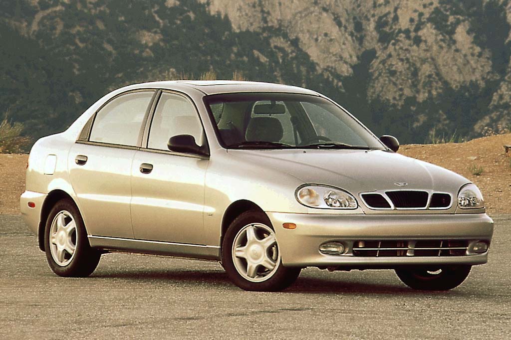 199902 Daewoo Lanos Consumer Guide Auto