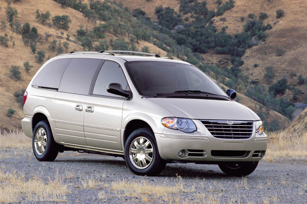 2005 chrysler town and country van