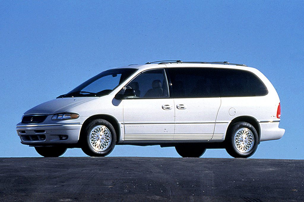 199600 Chrysler Town & Country Consumer Guide Auto