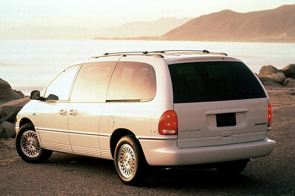 1996 chrysler town and country minivan