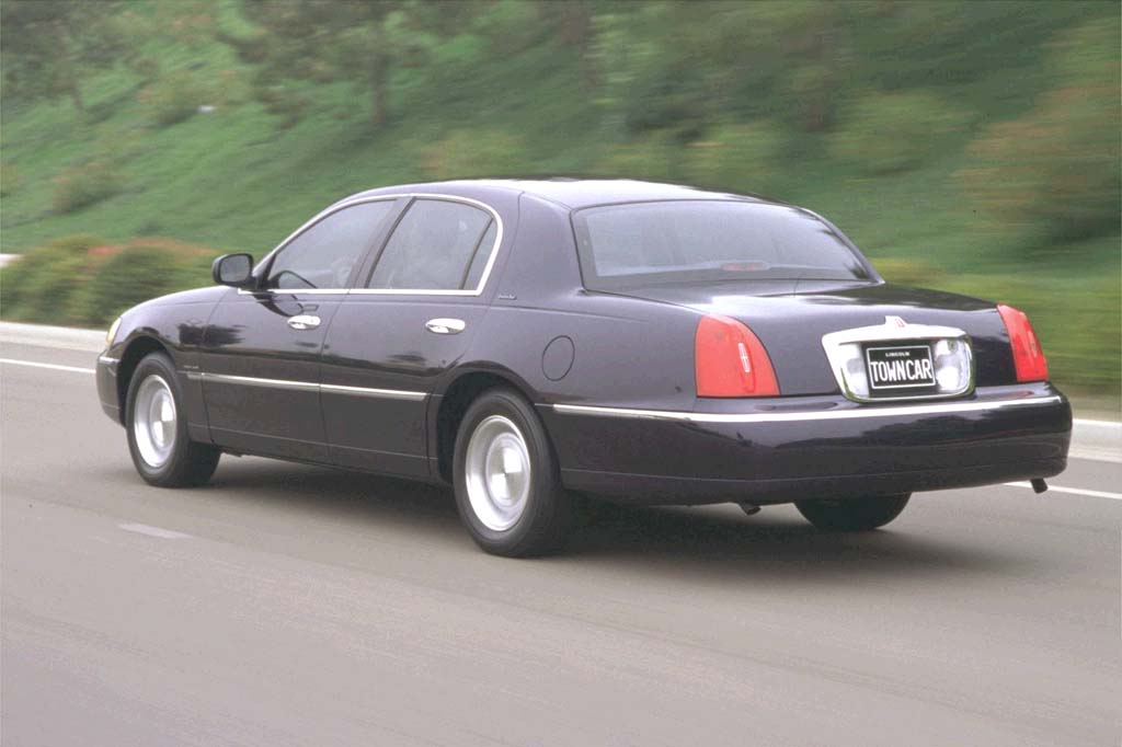 2001 lincoln town car cartier