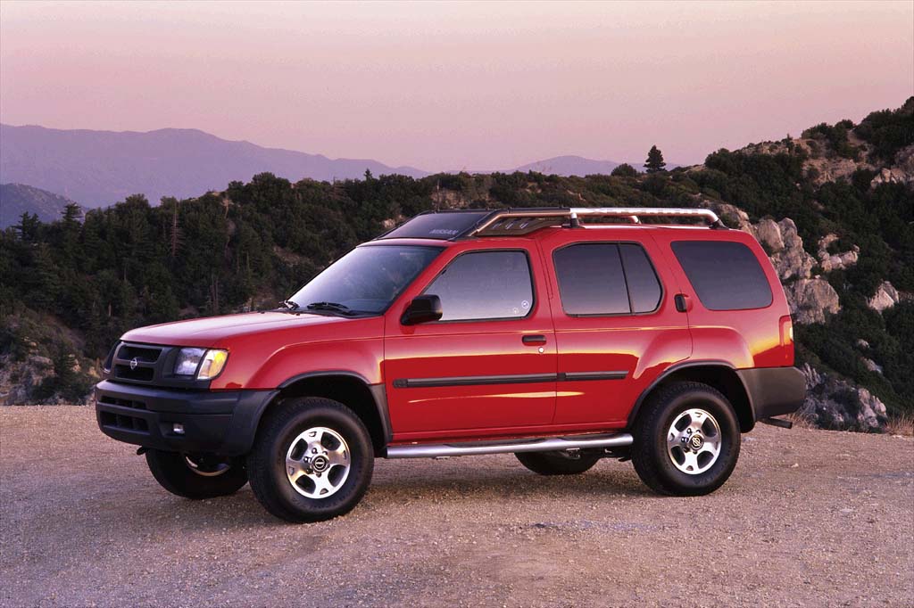 Pink Nissan Xterra 2000