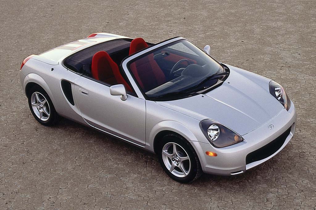 mr2 spyder black hardtop white