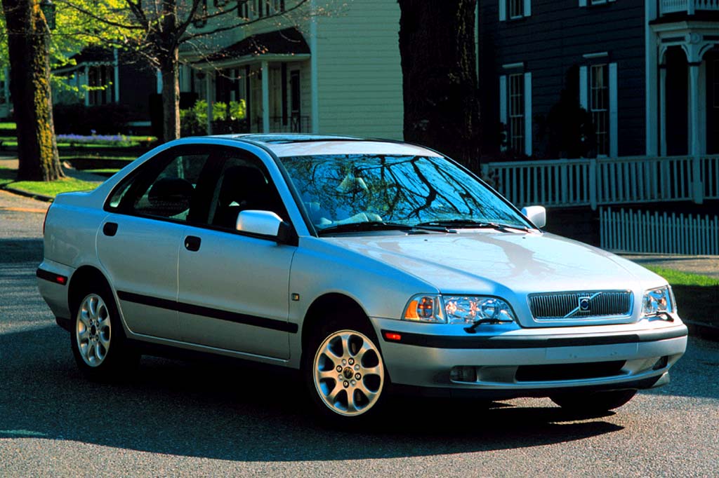 2000 04 Volvo S40 V40 Consumer Guide Auto