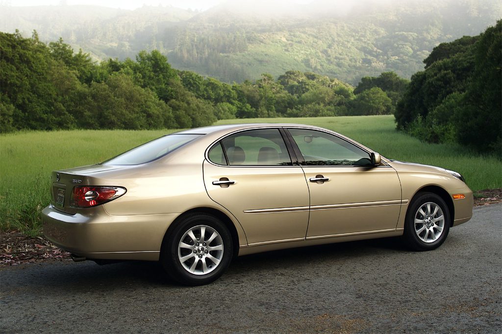 200206 Lexus ES 300/ES 330 Consumer Guide Auto