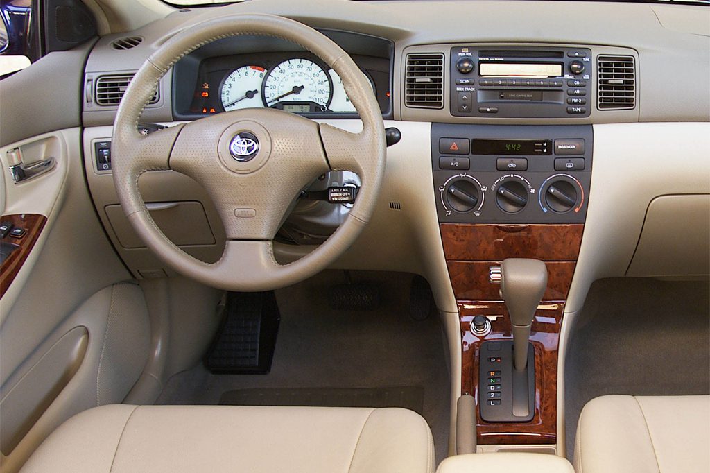 2008 toyota corolla interior