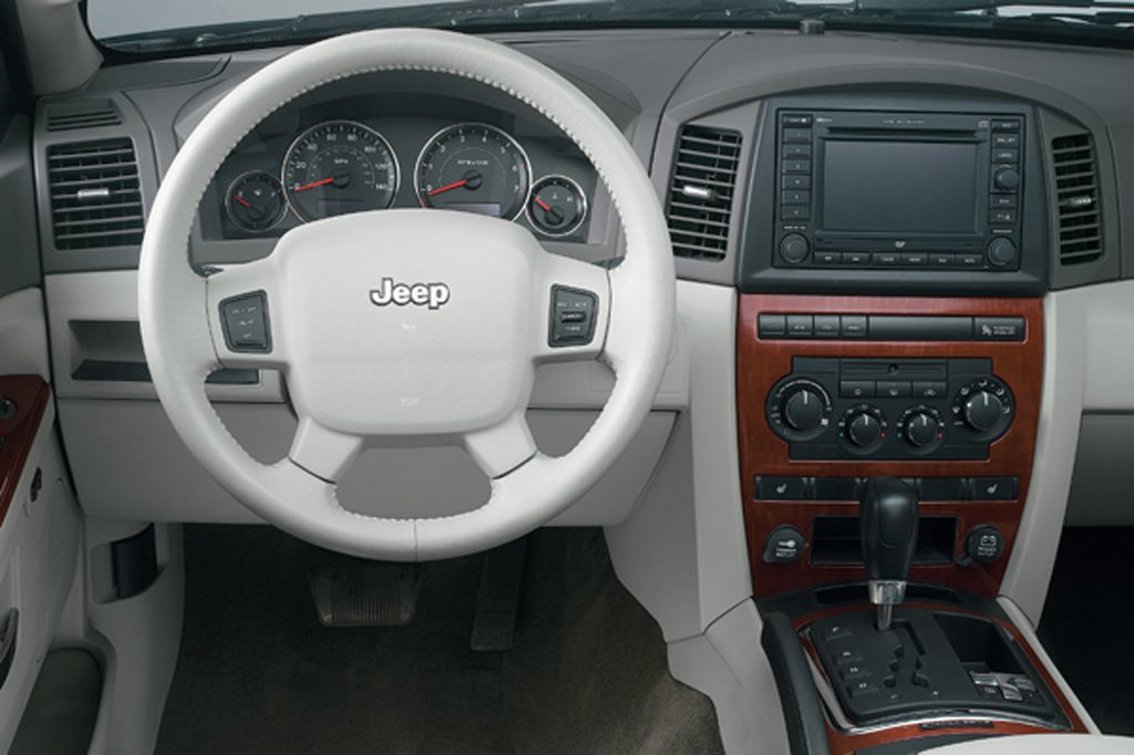 2005 jeep grand cherokee navigation system