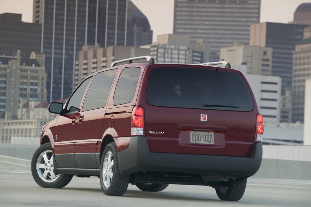 2005 saturn minivan