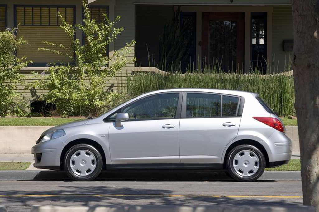 2007 11 Nissan Versa Consumer Guide Auto