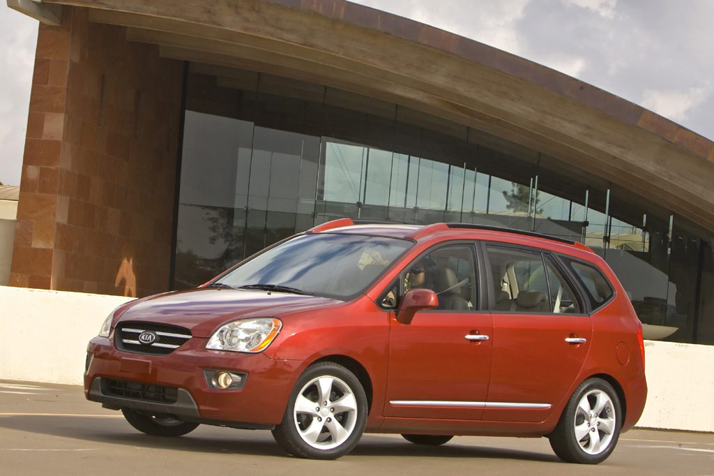 2007-10 Kia Rondo | Consumer Guide Auto