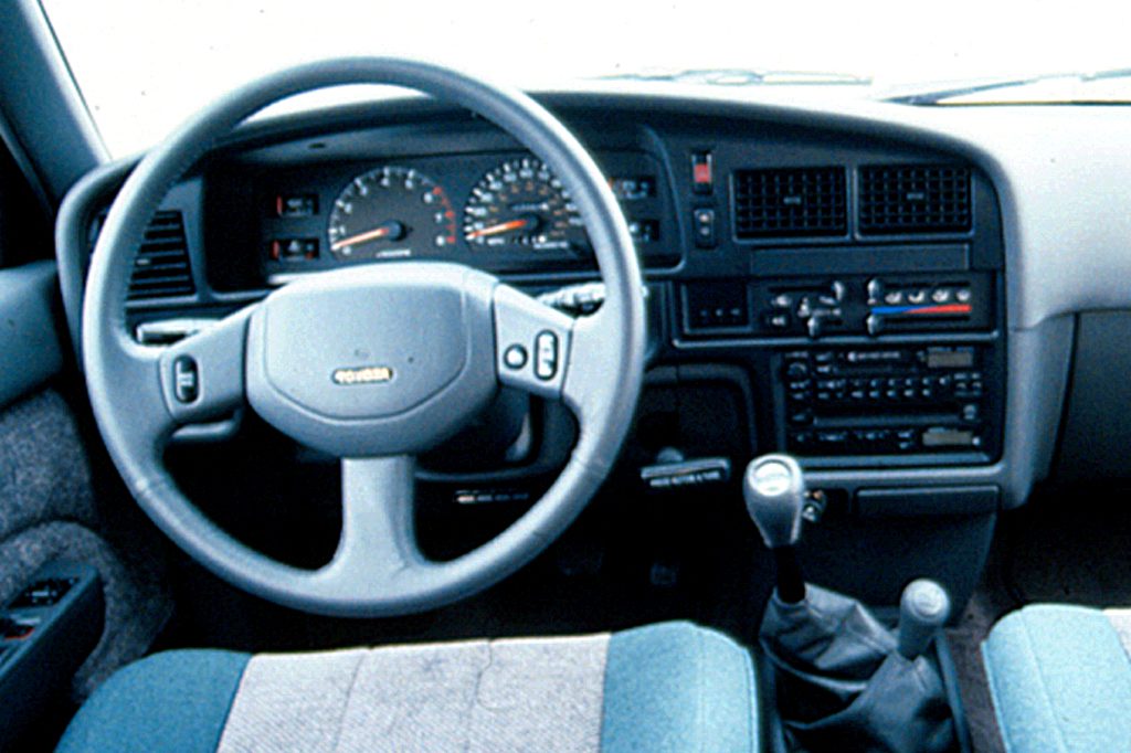 1990 toyota pickup dashboard