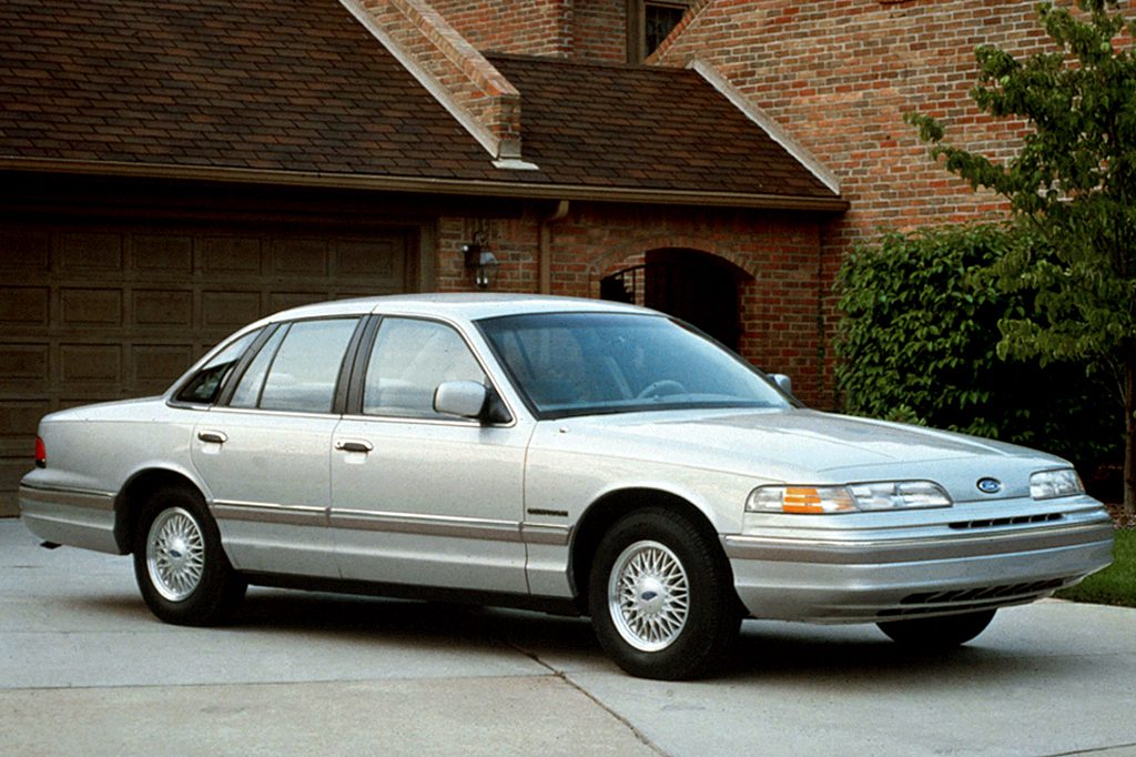 2007 crown victoria police interceptor weight