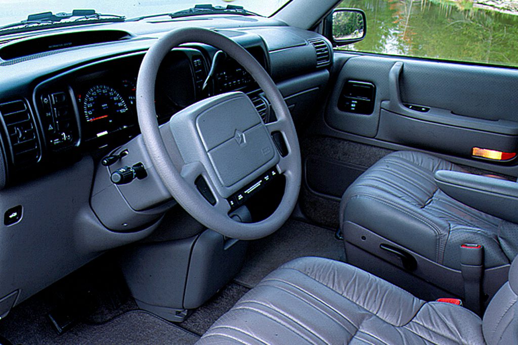 1995 plymouth voyager interior