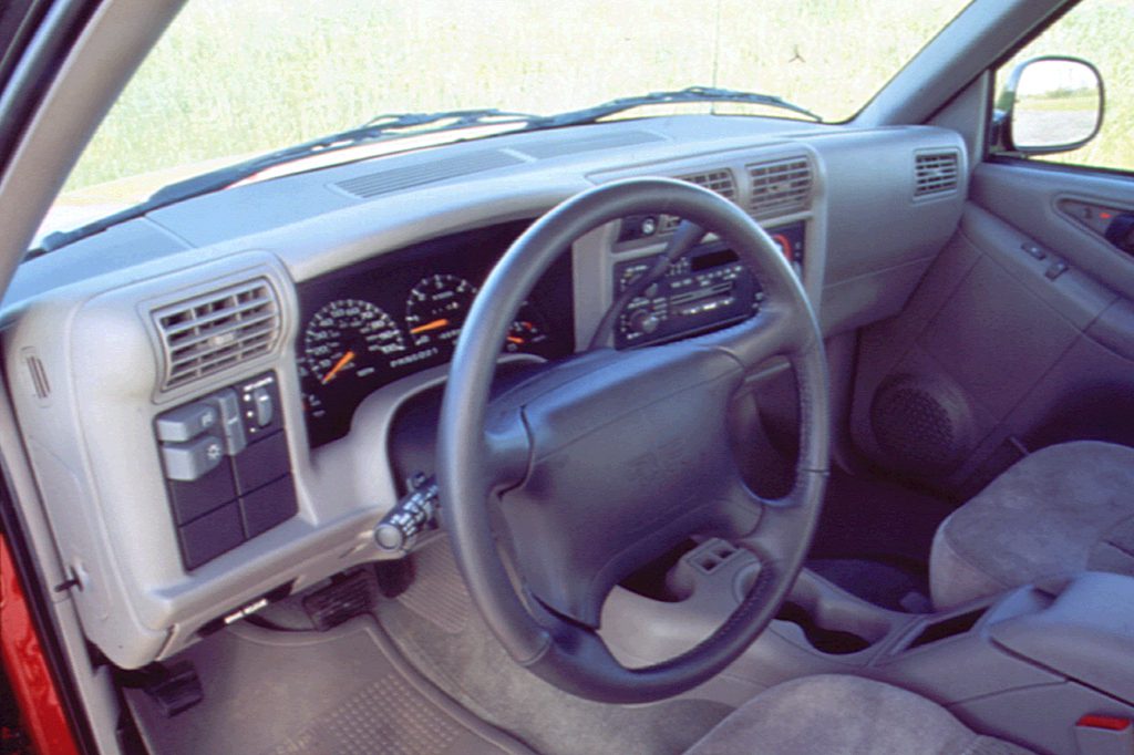 1994-04 GMC Sonoma | Consumer Guide Auto 1995 s10 pickup wiring diagram 