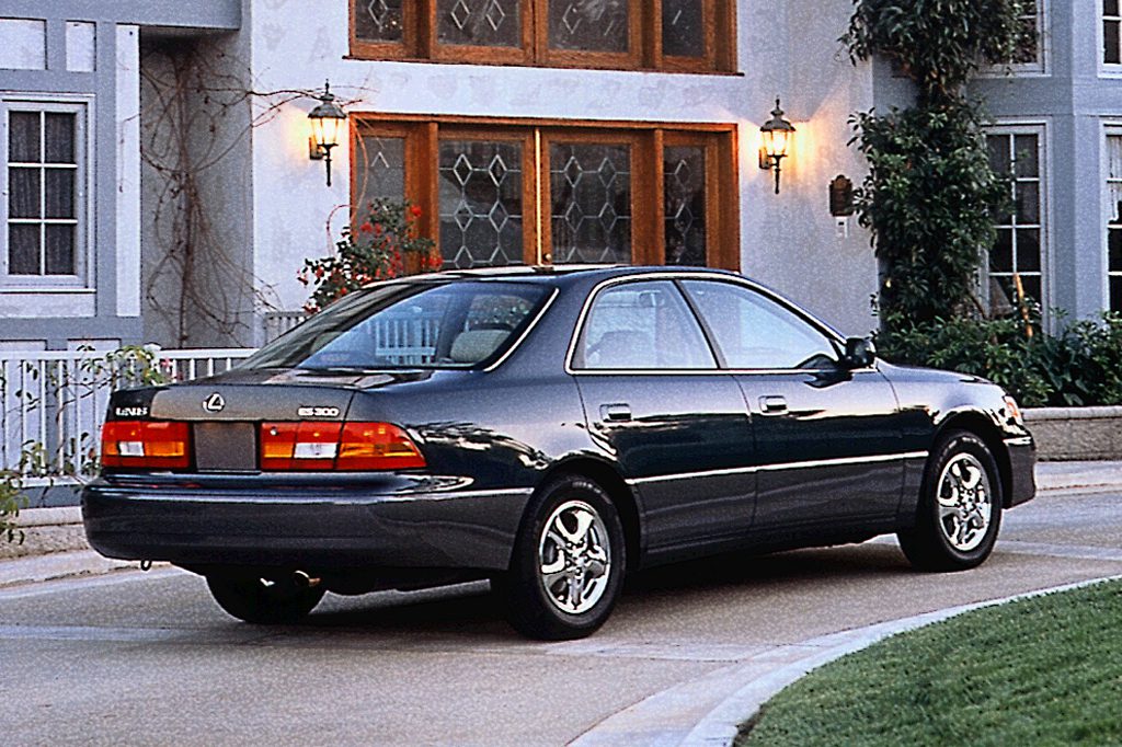 1997 01 Lexus Es 300 Consumer Guide Auto