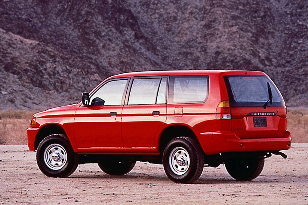 2000 Mitsubishi Montero Sport Specs, Price, MPG & Reviews