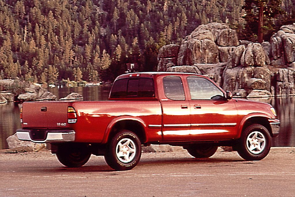 2002 toyota tundra oil capacity