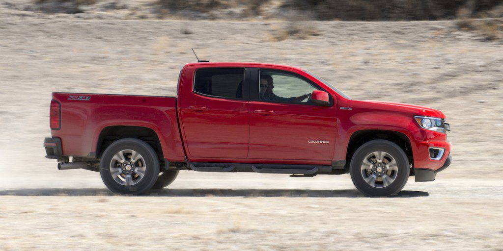 2016 Chevrolet Colorado Best Buy Review | Consumer Guide Auto