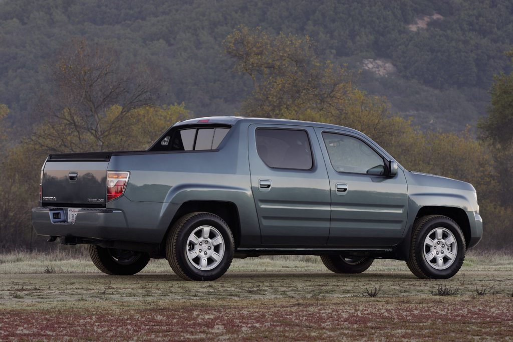 200614 Honda Ridgeline Consumer Guide Auto