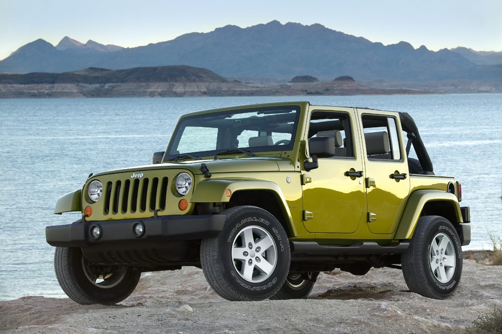 Arriba 31+ imagen jeep wrangler 4 door first year