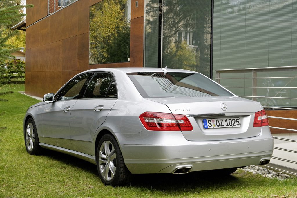 Mercedes-Benz E-Class Sedan 2010