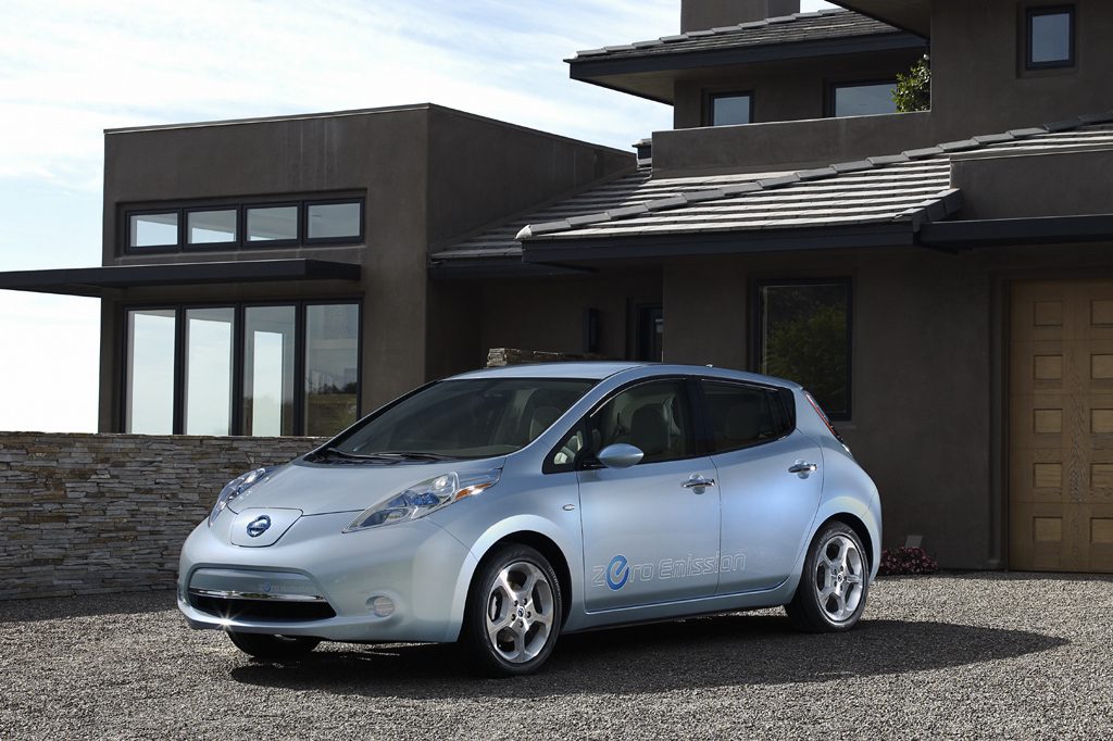 2012 nissan leaf sv hatchback