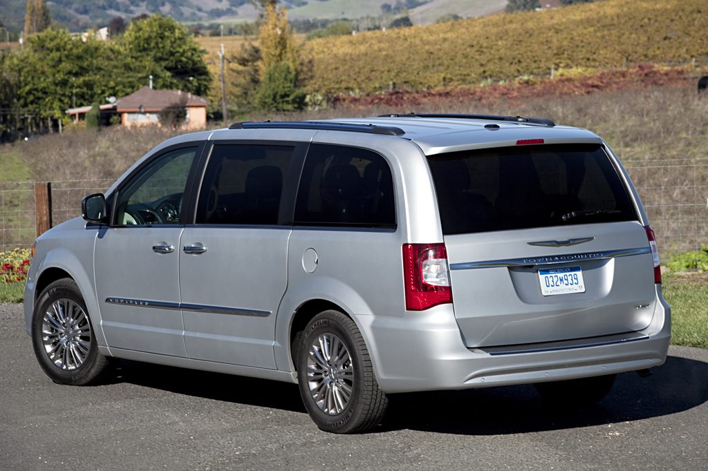 2011 chrysler town and country van