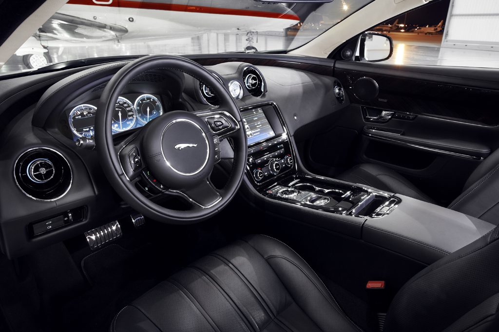 2022 jaguar xj interior