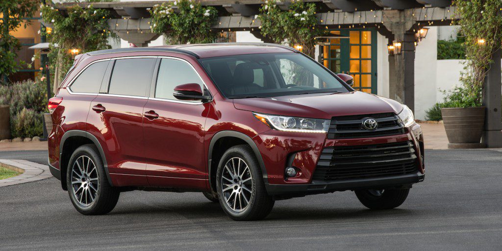 2017 Toyota Highlander Best Buy Review | Consumer Guide Auto