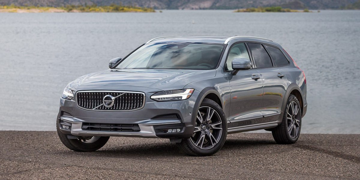 2017 Volvo V90 | Consumer Guide Auto