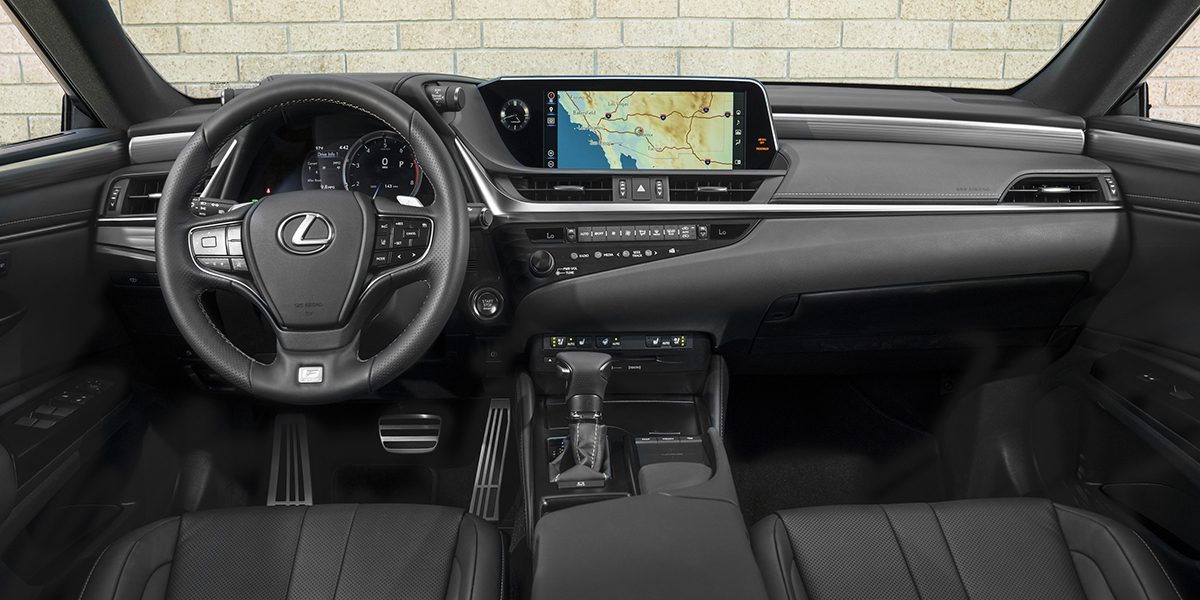 2019 Lexus ES interior