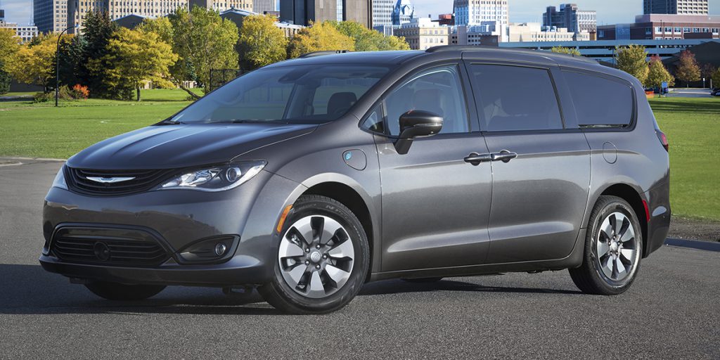 2020 Chrysler Pacifica Best Buy Review | Consumer Guide Auto