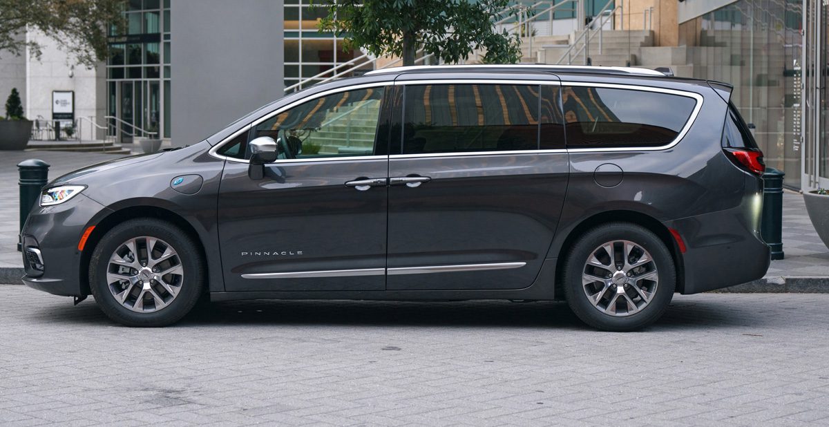 2022 Chrysler Pacifica Pinnacle Hybrid