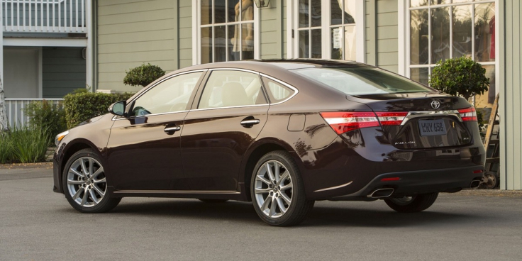 2015 Toyota Avalon | Consumer Guide Auto