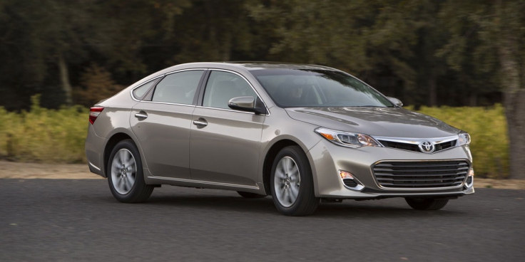 2015 Toyota Avalon | Consumer Guide Auto