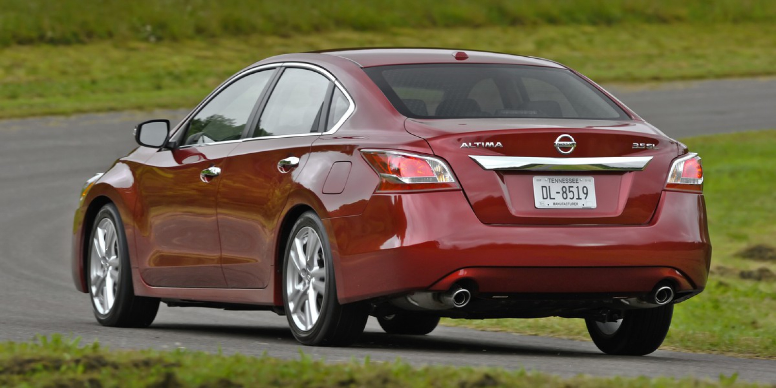 2014 Nissan Altima | Consumer Guide Auto