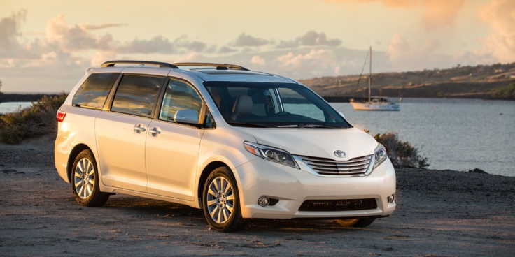 2016 Toyota Sienna | Consumer Guide Auto