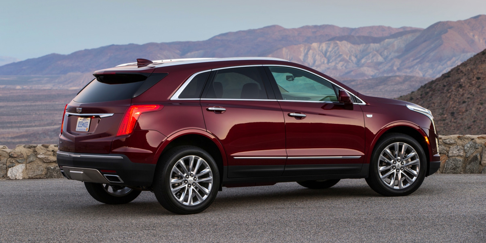 2018 Cadillac XT5 | Consumer Guide Auto