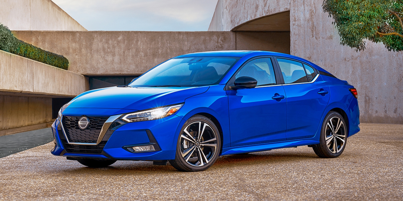 2021 Nissan Sentra | Consumer Guide Auto