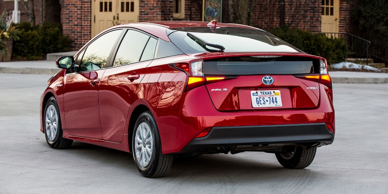 2021 Toyota Prius | Consumer Guide Auto