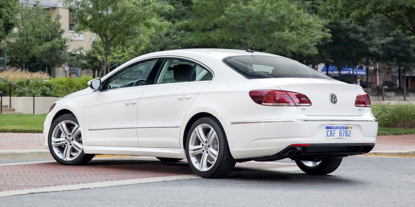 2016 Volkswagen CC | Consumer Guide Auto